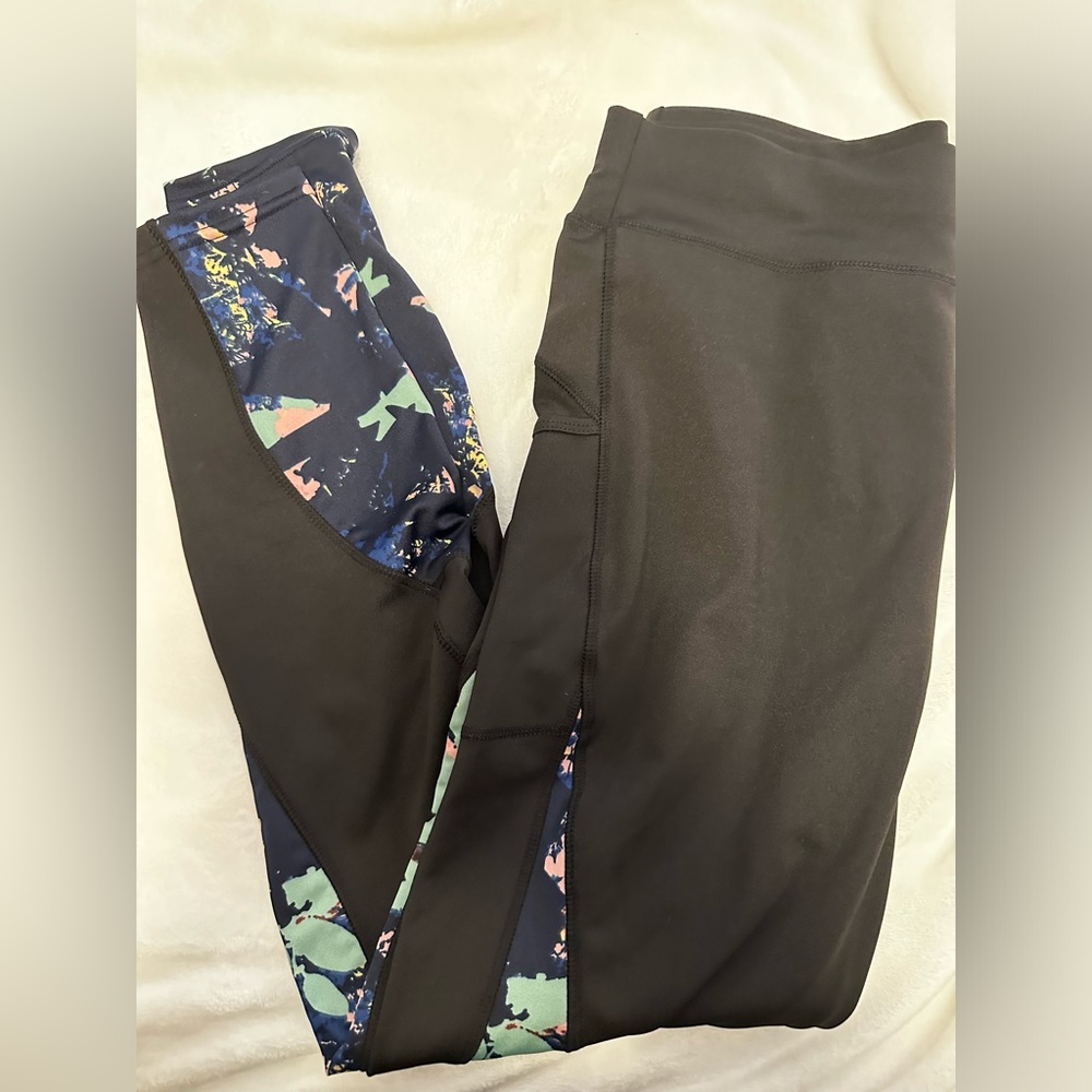 8 pairs of POP Fit leggings